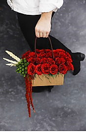 Çantada Kırmızı Güller